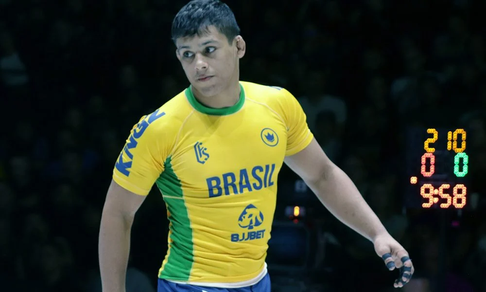Mica Galvão competindo com a camisa do Brasil