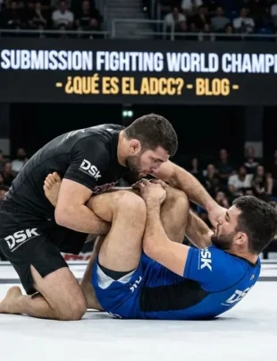 Disputa no ADCC Submission Fighting World Championship com plateia lotada