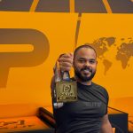 Marcos Aurelio Ormindo Conceicao exibe a medalha de ouro do No-Gi no Atlanta International Open da PBJJF
